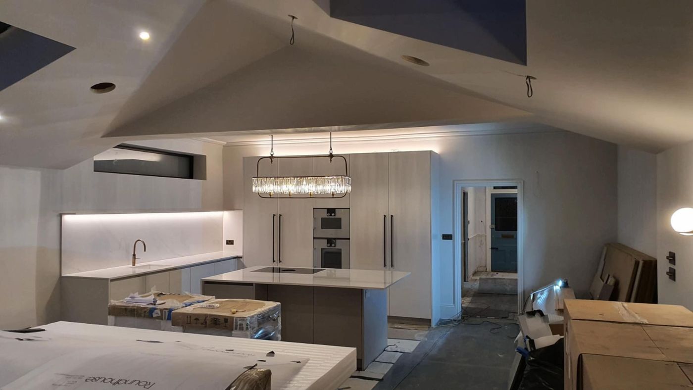Kitchen extension with vaulted ceiling